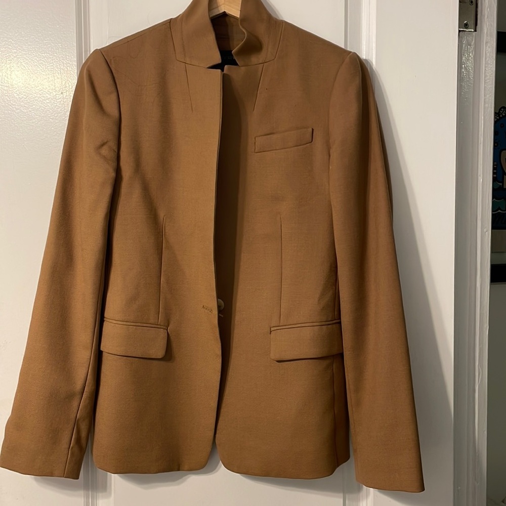 J. Crew women’s tan blazer. 98% wool. Size 4. Excellent condition.